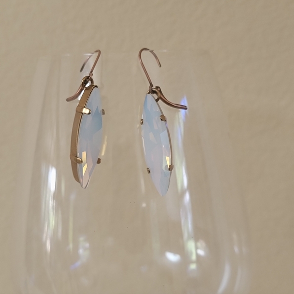 DW Designs by Diana Jewelry - Art Deco Art  Crystal  earrings ✨Stunning✨